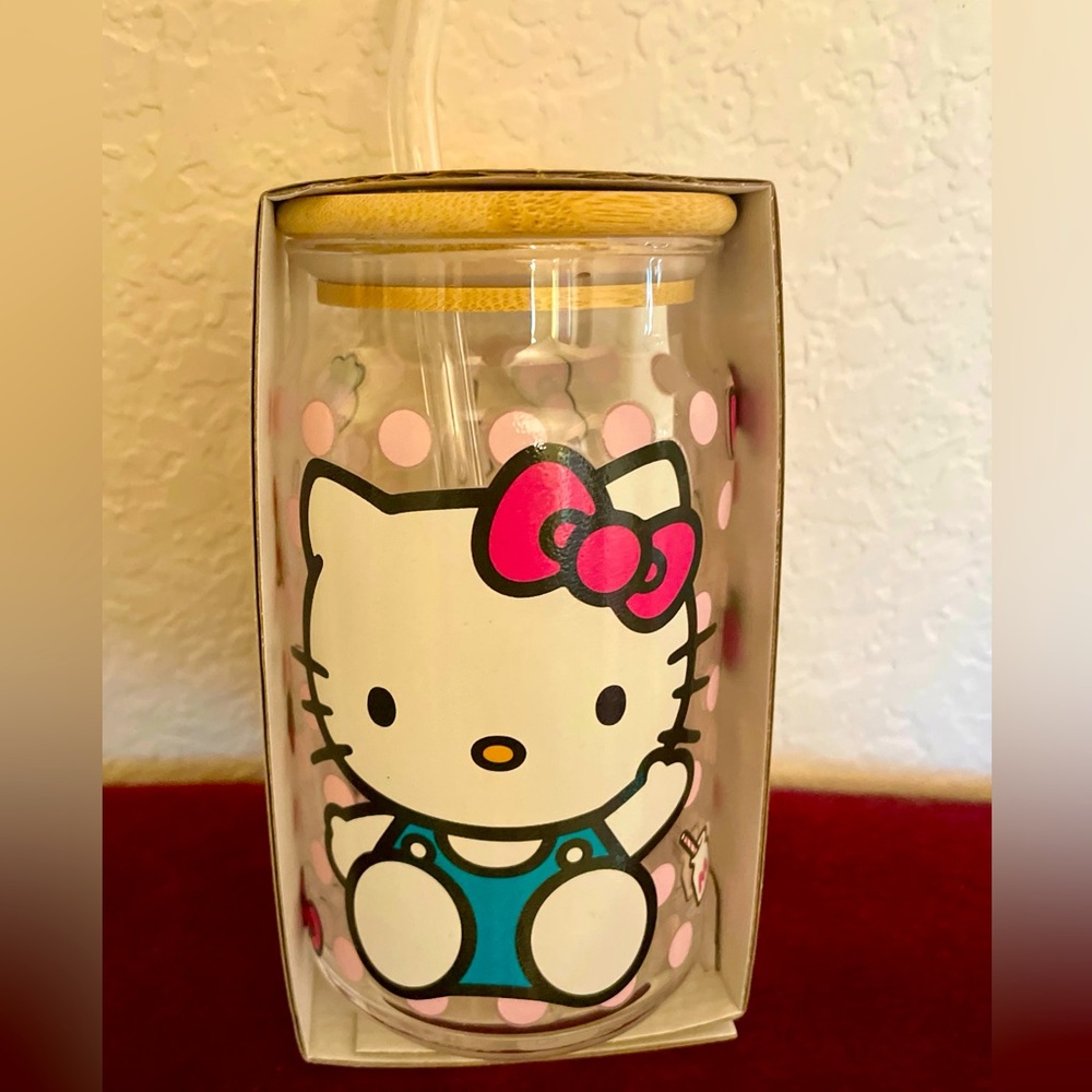 Hello Kitty ‎ Glass Tumbler With Bamboo Lid And Glass Straw (16oz)